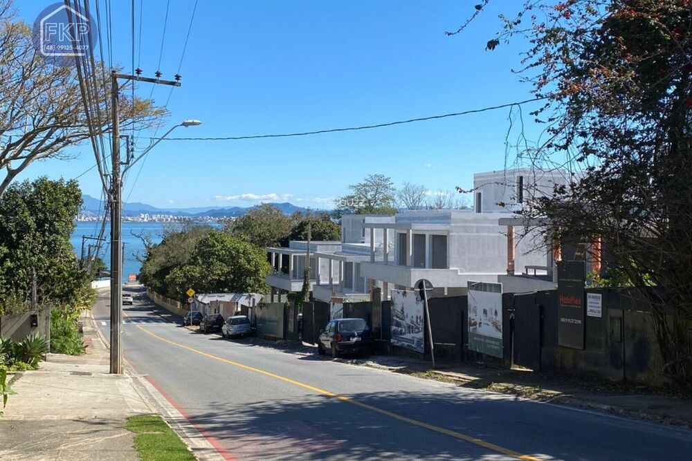 Casa à venda com 3 quartos, 241m² - Foto 6