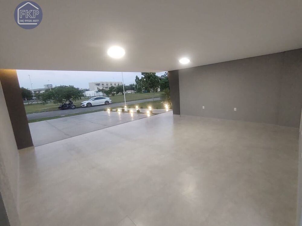 Casa à venda com 4 quartos, 350m² - Foto 2