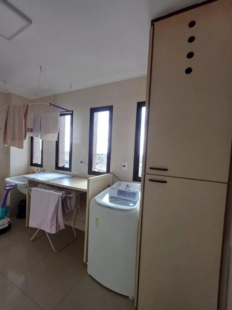 Apartamento, 3 quartos, 192 m² - Foto 2