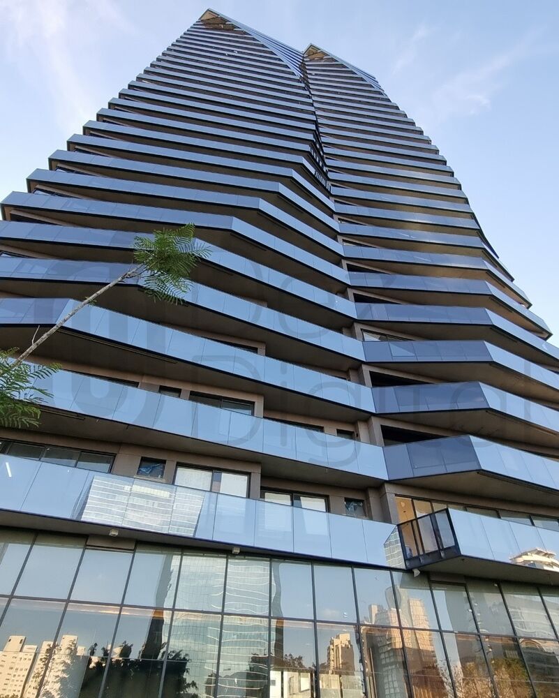 Apartamento à venda com 3 quartos, 156m² - Foto 1