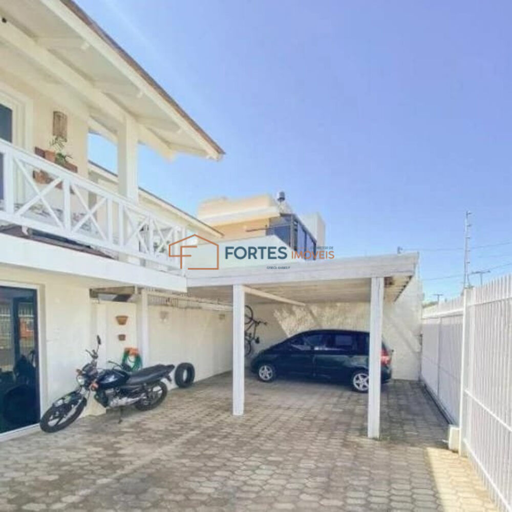 Casa à venda com 3 quartos, 220m² - Foto 2