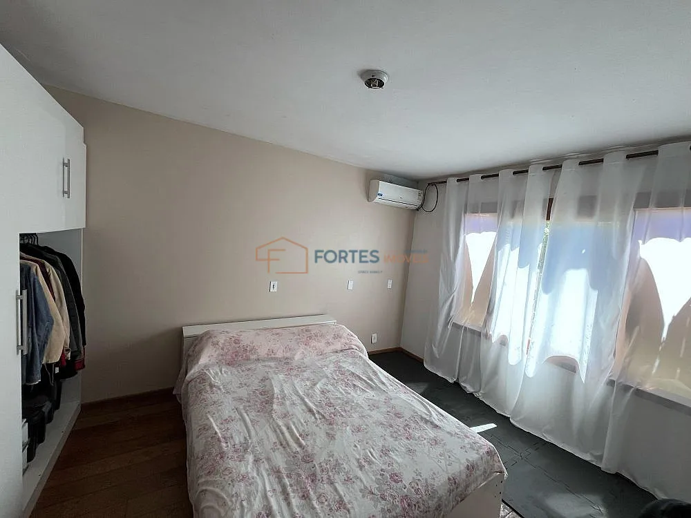 Sobrado, 6 quartos, 81 m² - Foto 1