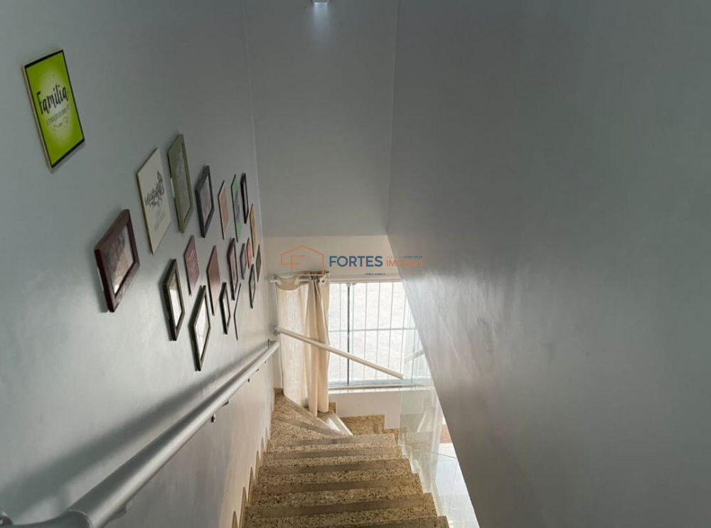 Casa à venda com 2 quartos, 1427m² - Foto 2