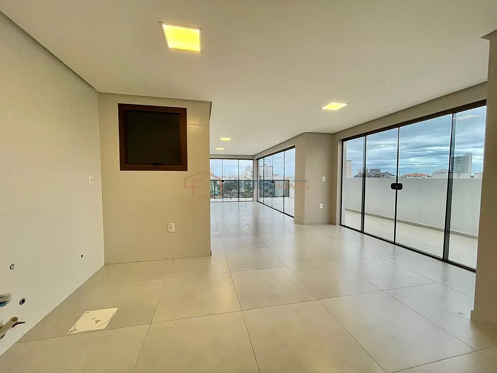 Cobertura, 3 quartos, 235 m² - Foto 1