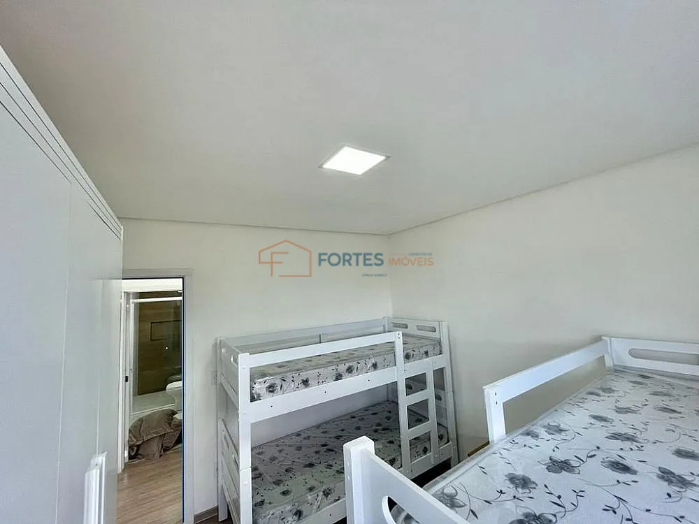 Casa, 3 quartos, 1427 m² - Foto 2