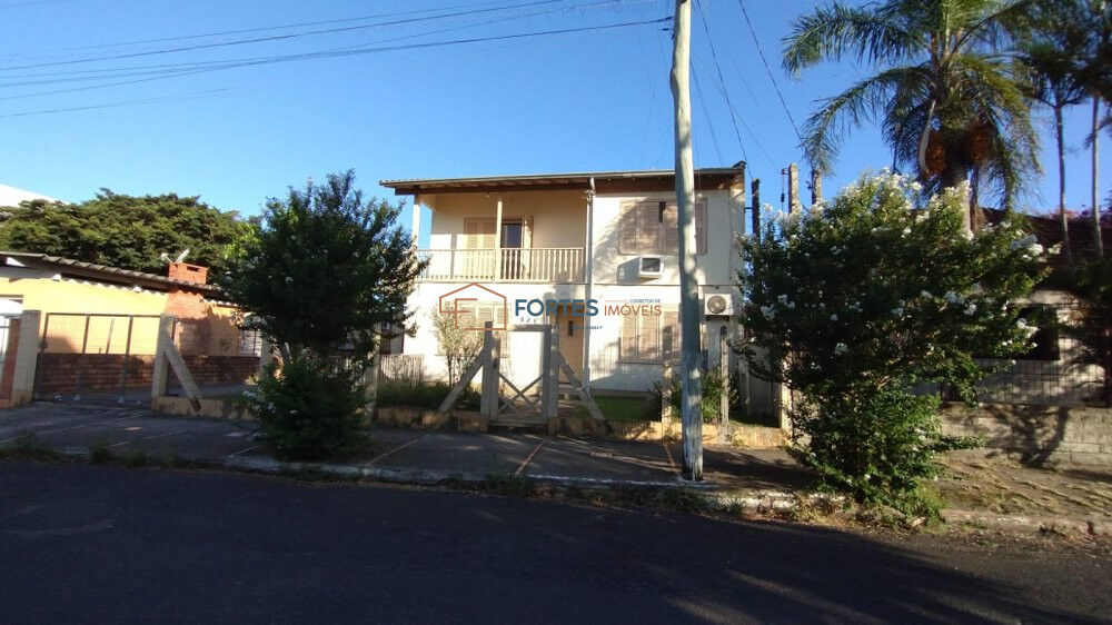 Sobrado à venda com 6 quartos, 81m² - Foto 1