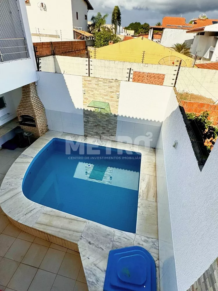 Casa para alugar com 2 quartos, 245m² - Foto 1