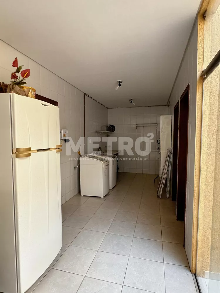 Casa, 4 quartos, 370 m² - Foto 2