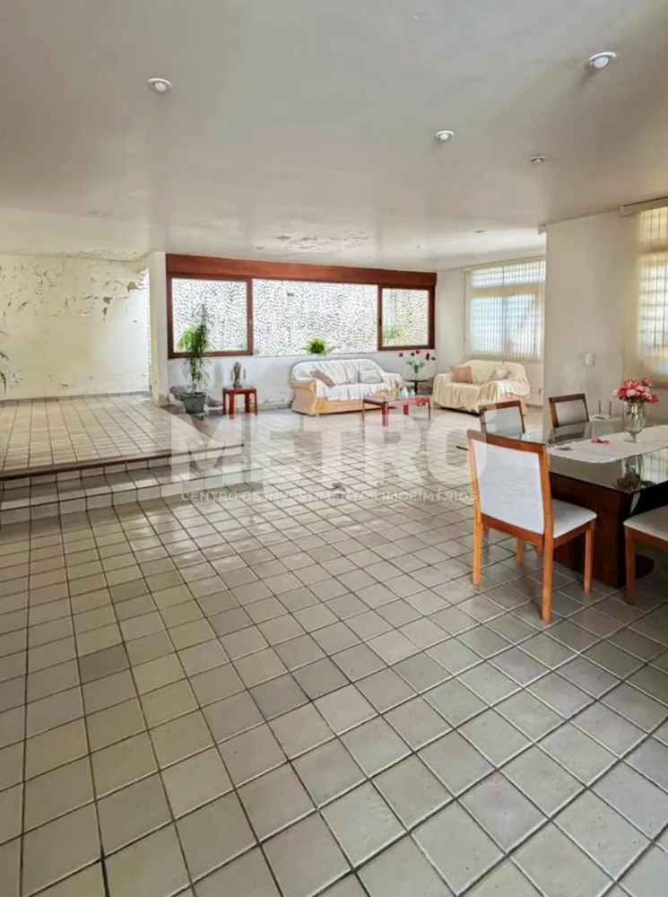Casa, 4 quartos, 367 m² - Foto 1