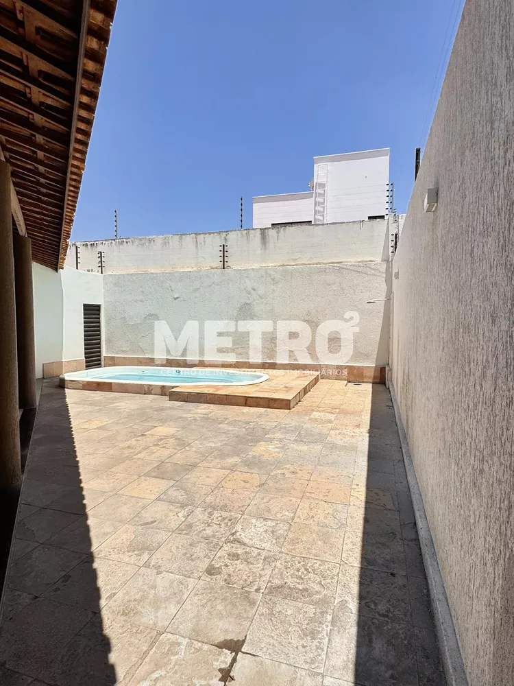 Casa, 2 quartos, 220 m² - Foto 1