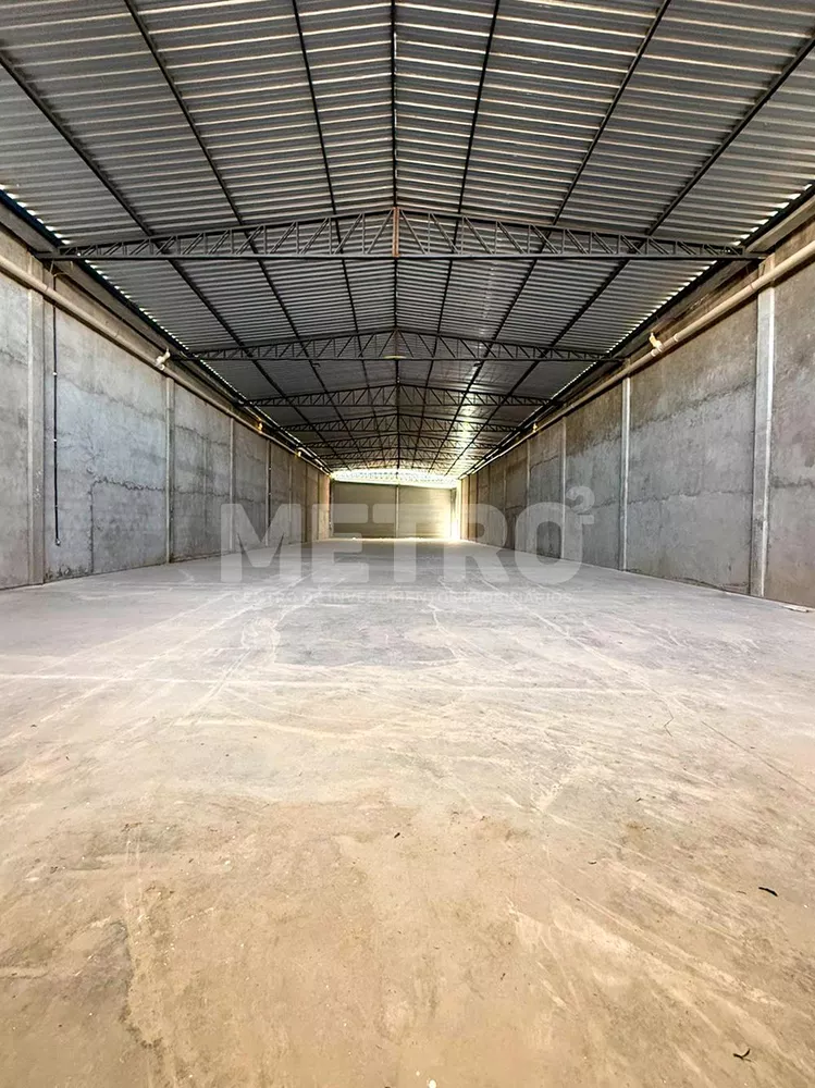 Depósito-Galpão, 740 m² - Foto 1