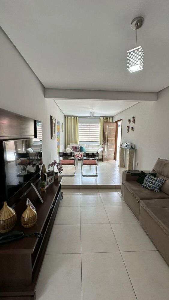 Casa, 3 quartos, 210 m² - Foto 2