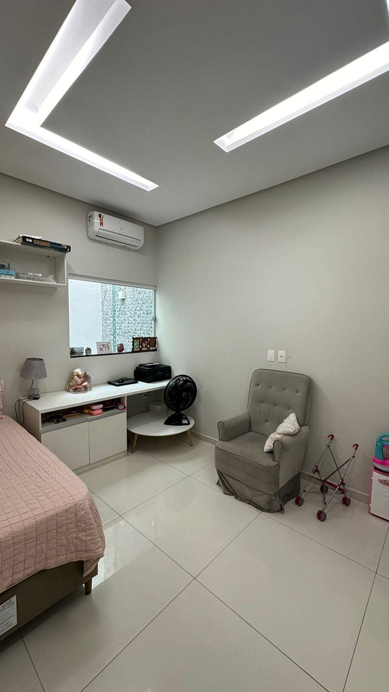 Casa à venda com 2 quartos, 110m² - Foto 1
