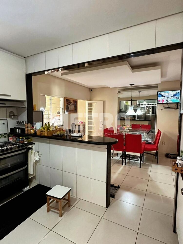 Casa para alugar com 2 quartos, 400m² - Foto 5