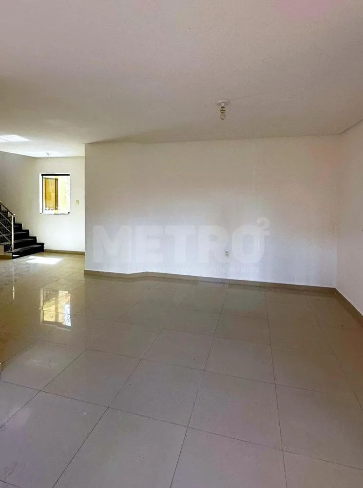 Casa, 2 quartos, 210 m² - Foto 1