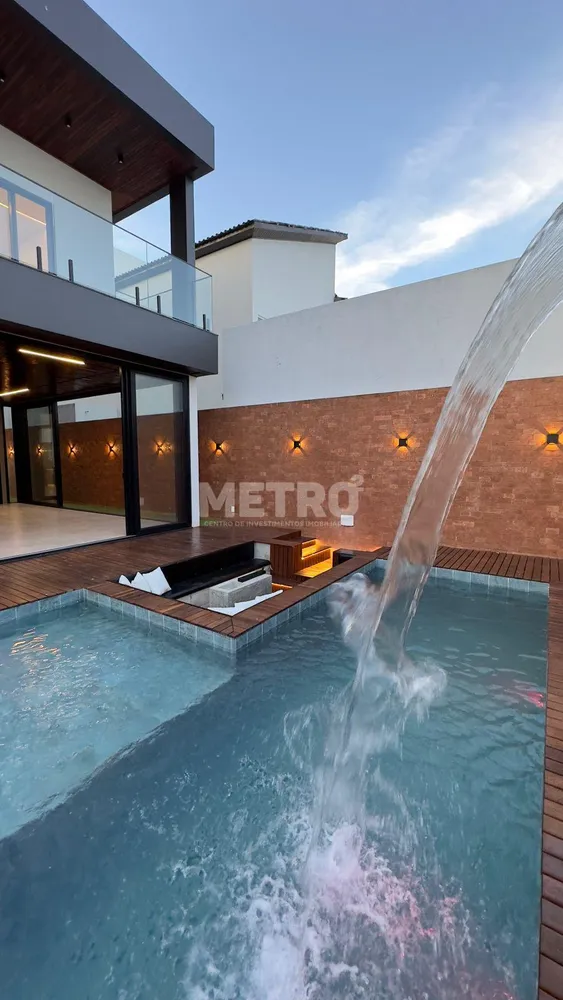 Casa, 3 quartos, 330 m² - Foto 1