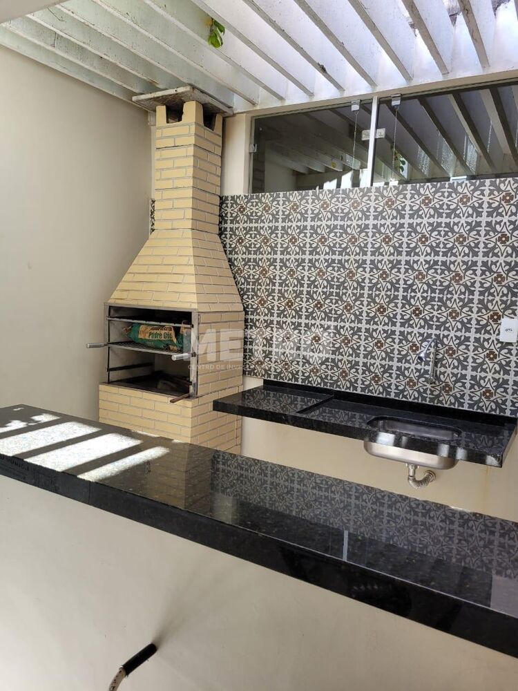 Casa à venda com 1 quarto, 200m² - Foto 1