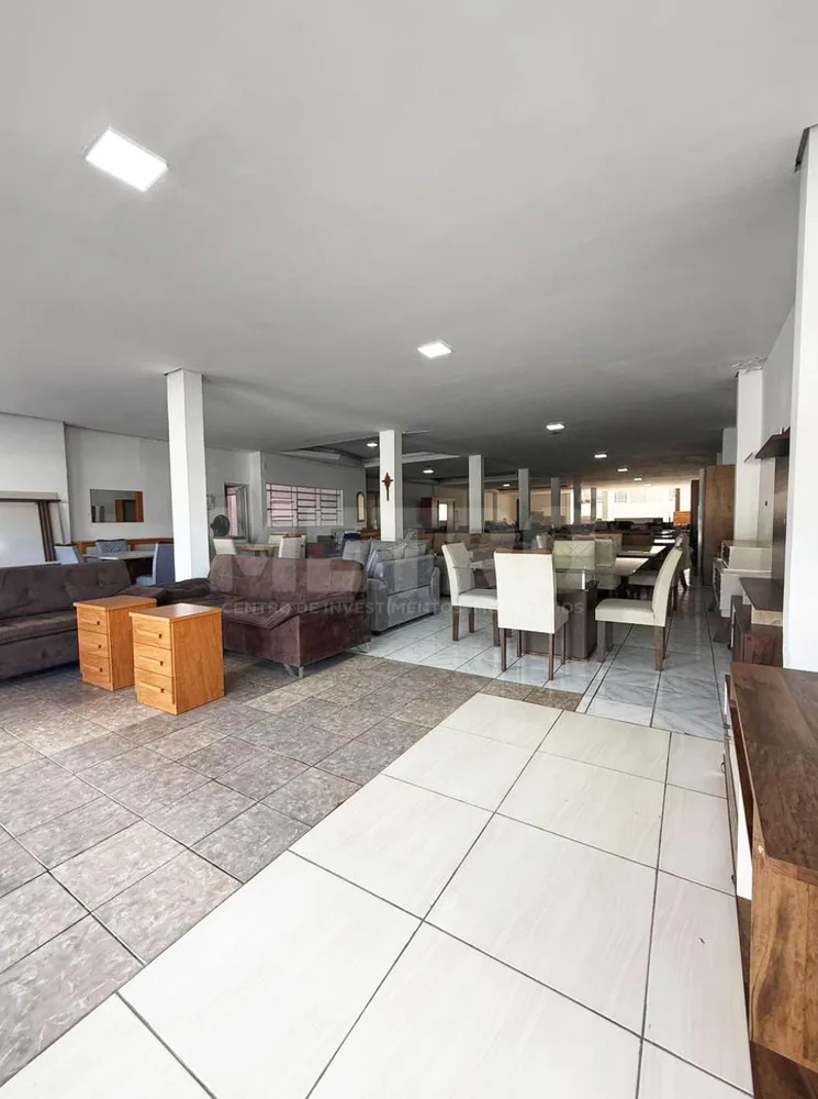 Loja-Salão, 650 m² - Foto 1
