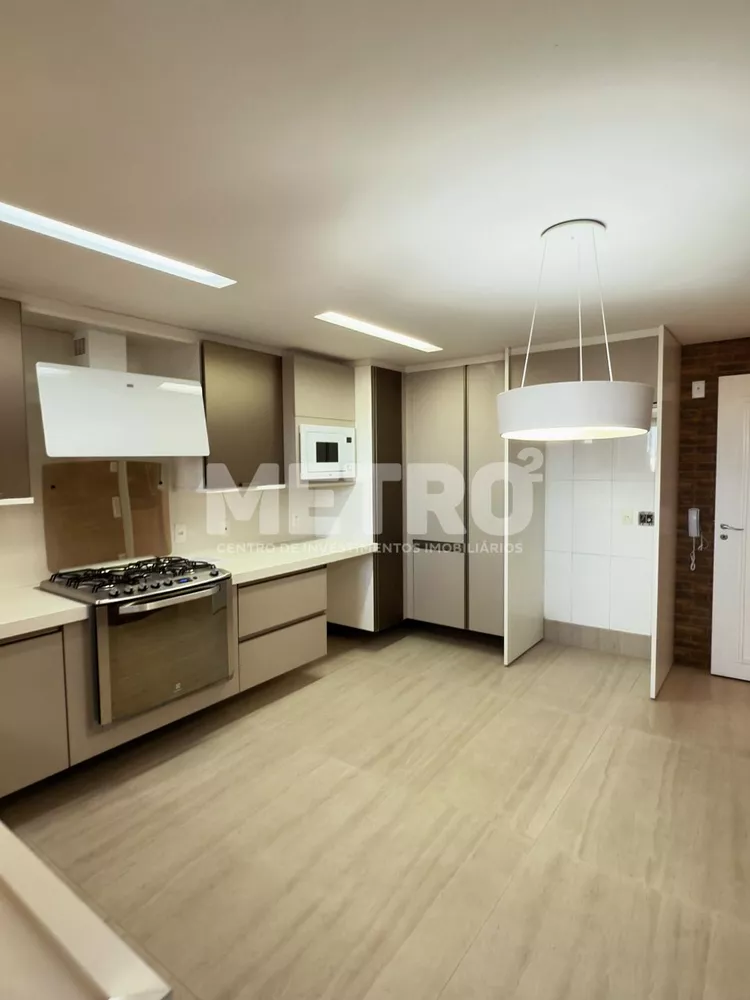 Apartamento, 3 quartos, 180 m² - Foto 1