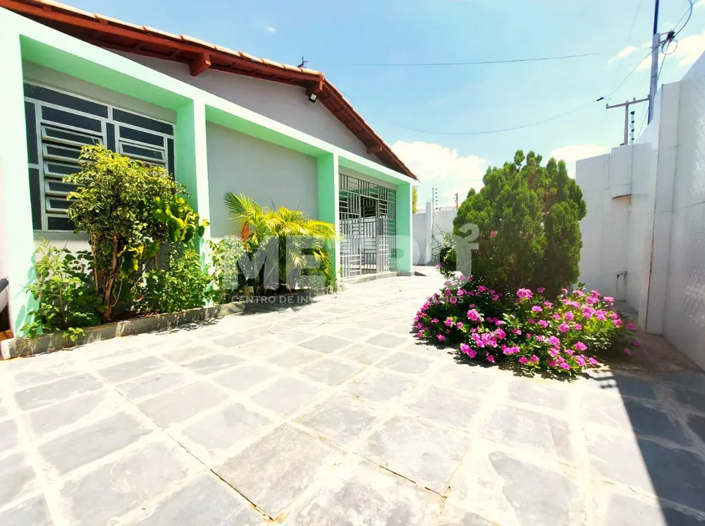 Casa, 2 quartos, 300 m² - Foto 1