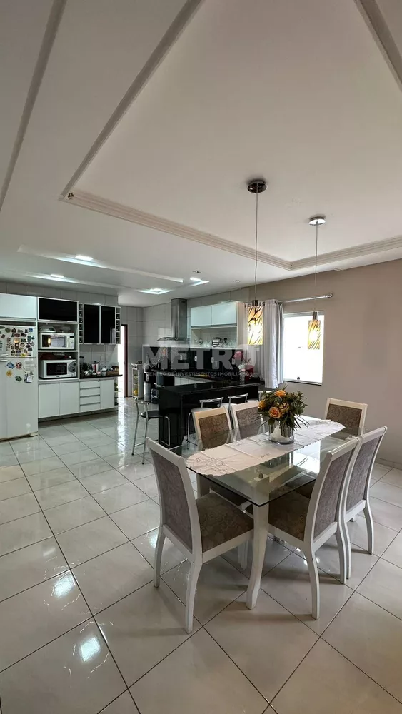 Casa, 4 quartos, 260 m² - Foto 1