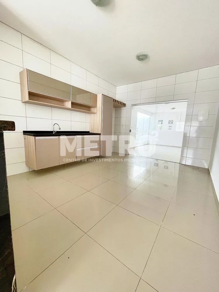 Casa, 4 quartos, 276 m² - Foto 2