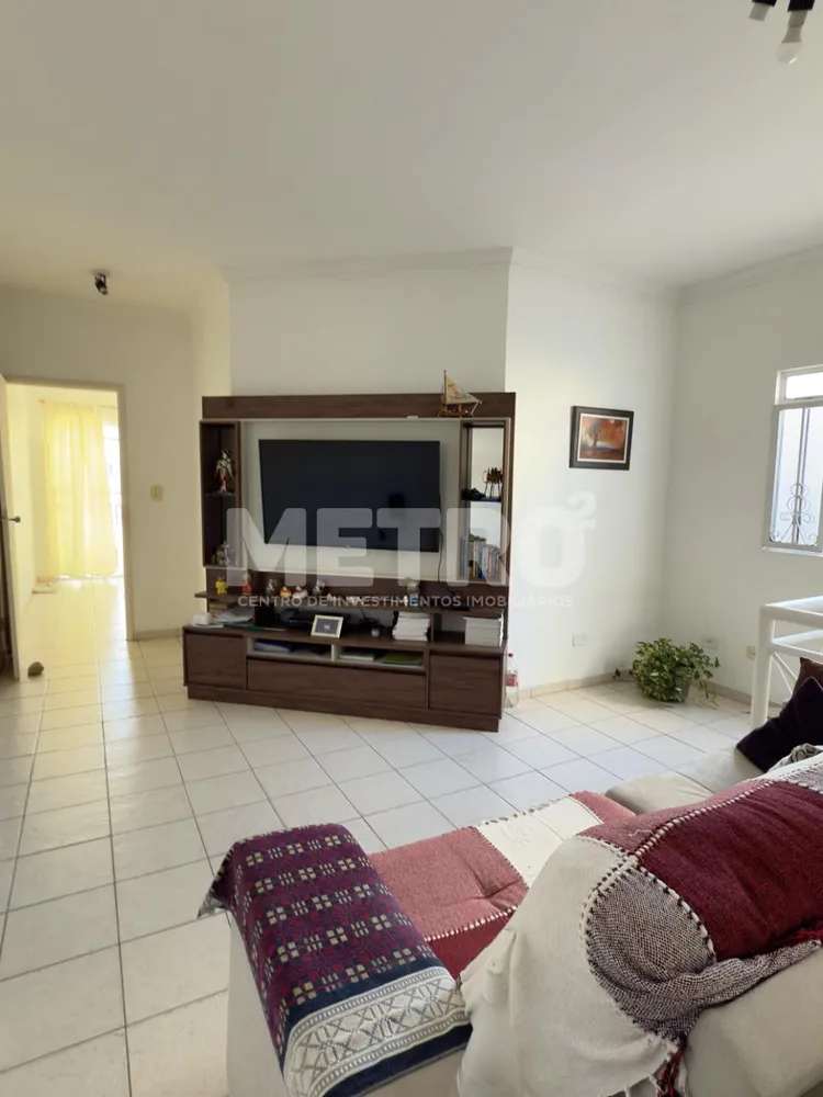 Casa, 3 quartos, 214 m² - Foto 3