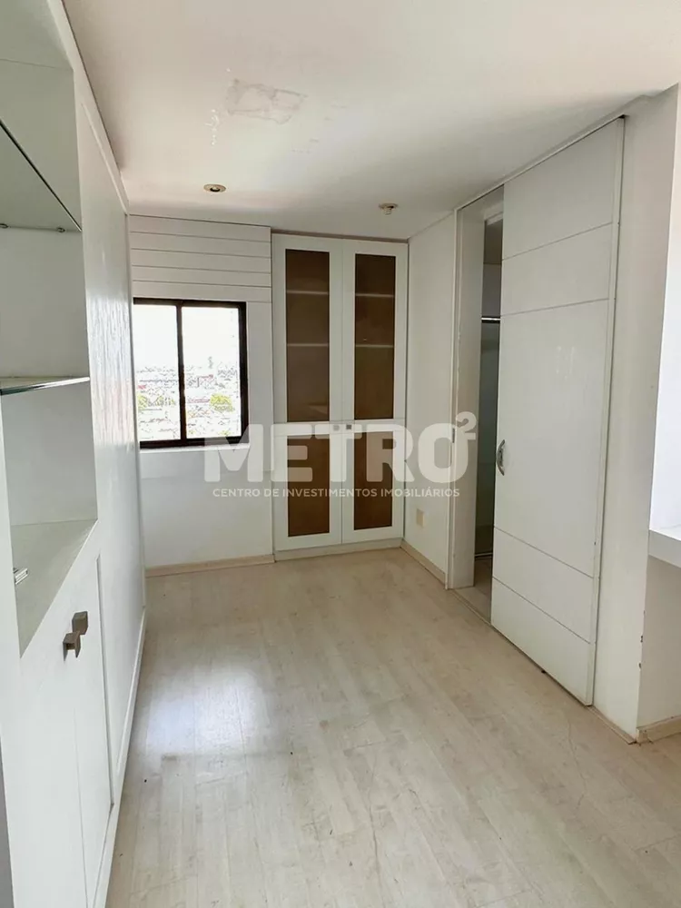 Apartamento, 3 quartos, 240 m² - Foto 2