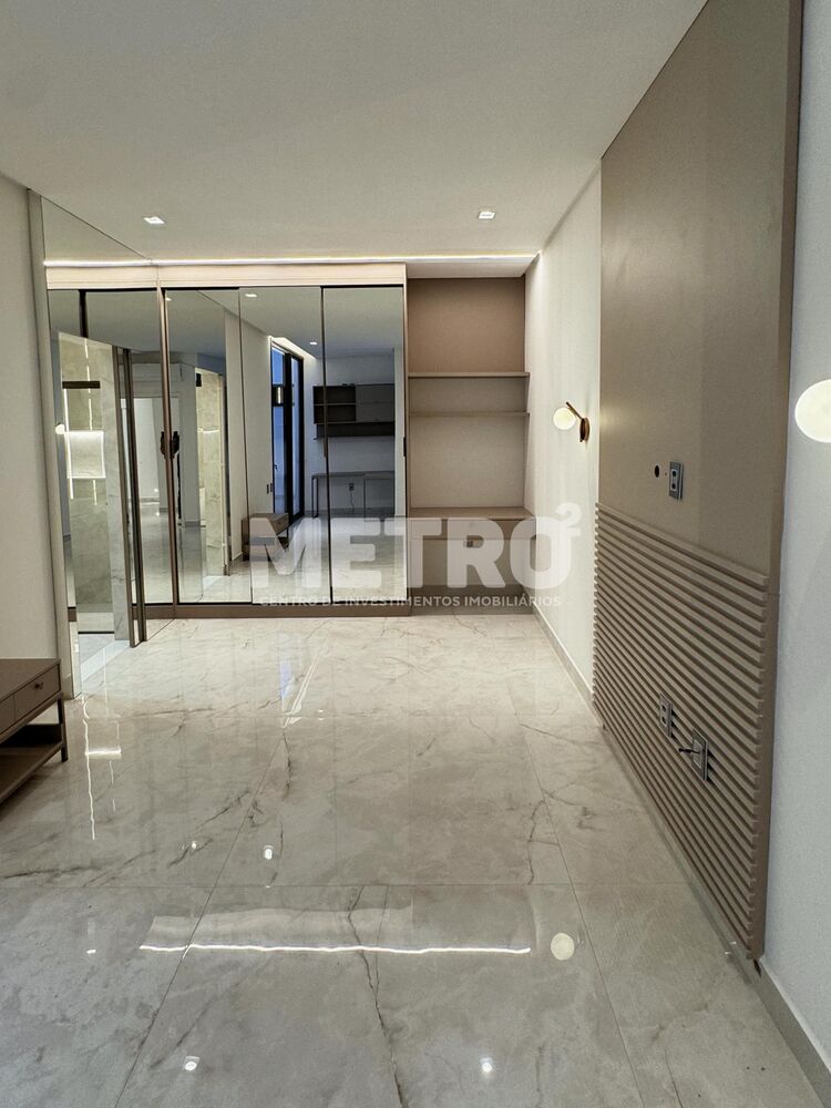 Casa de Condomínio à venda com 4 quartos, 300m² - Foto 1