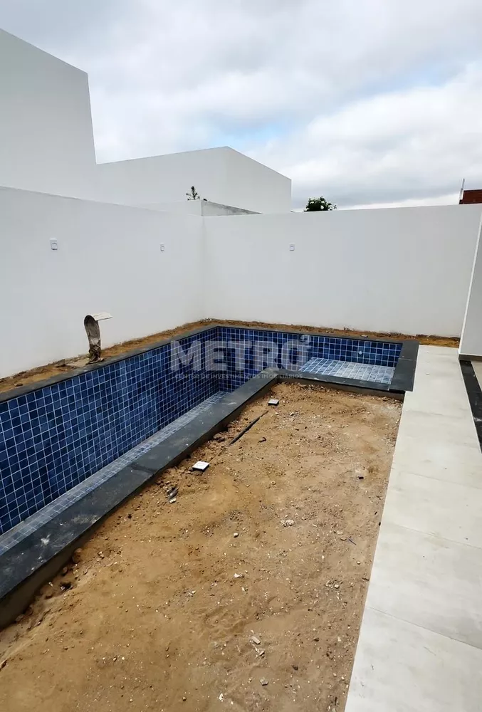 Casa de Condomínio à venda com 4 quartos, 220m² - Foto 3