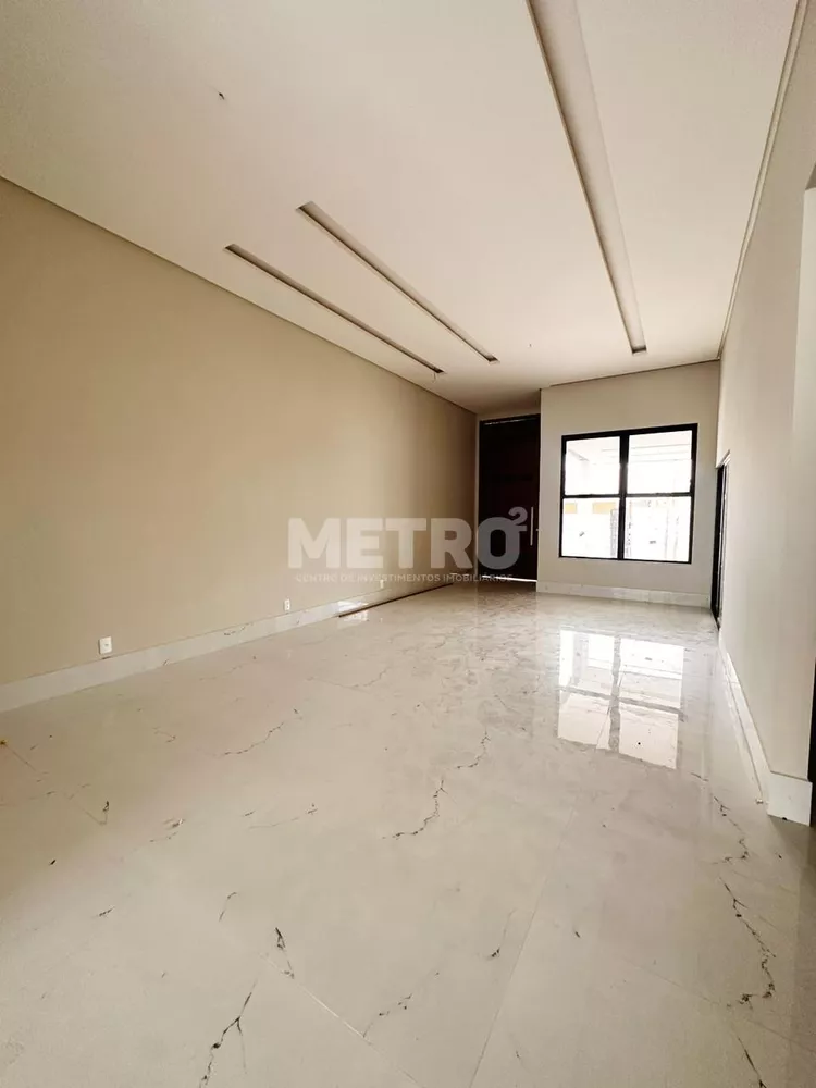 Casa de Condomínio à venda com 4 quartos, 220m² - Foto 1