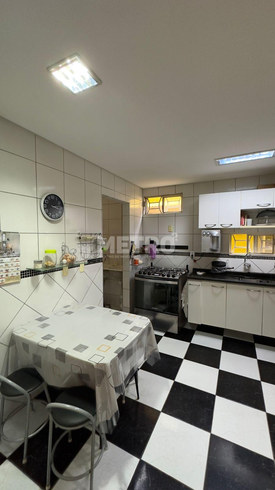 Casa, 4 quartos, 300 m² - Foto 2