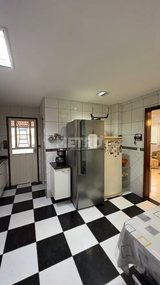 Casa, 4 quartos, 300 m² - Foto 1