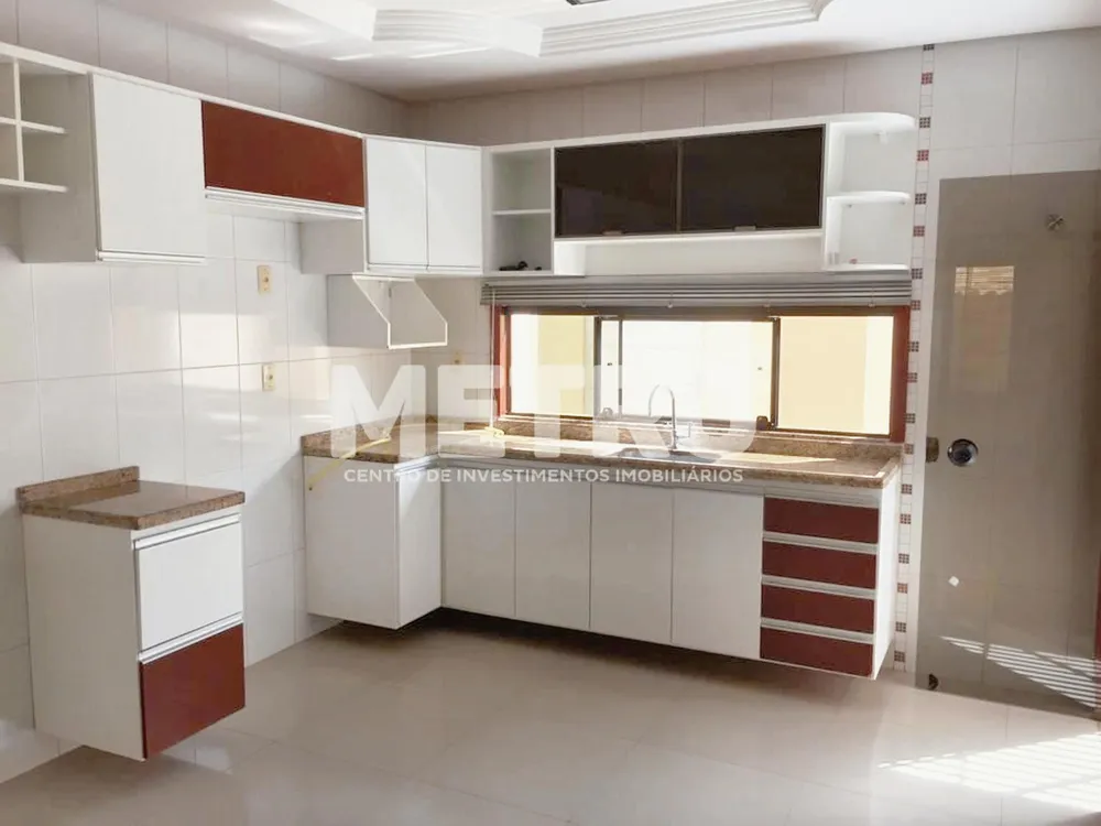 Casa, 1 quarto, 180 m² - Foto 1