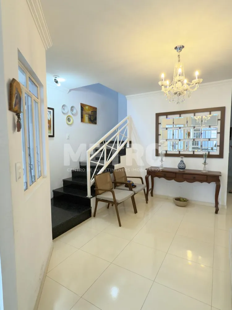 Casa, 3 quartos, 214 m² - Foto 1