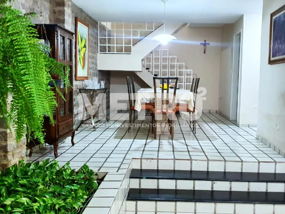 Casa, 3 quartos, 169 m² - Foto 1