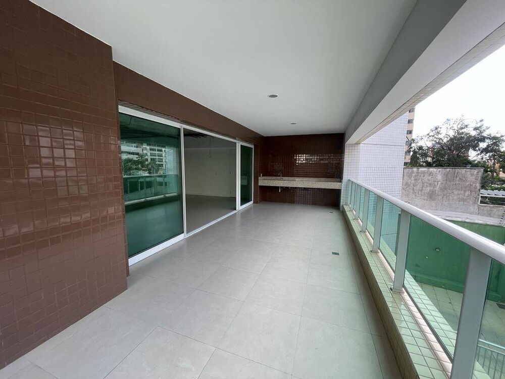 Apartamento à venda com 4 quartos, 240m² - Foto 1