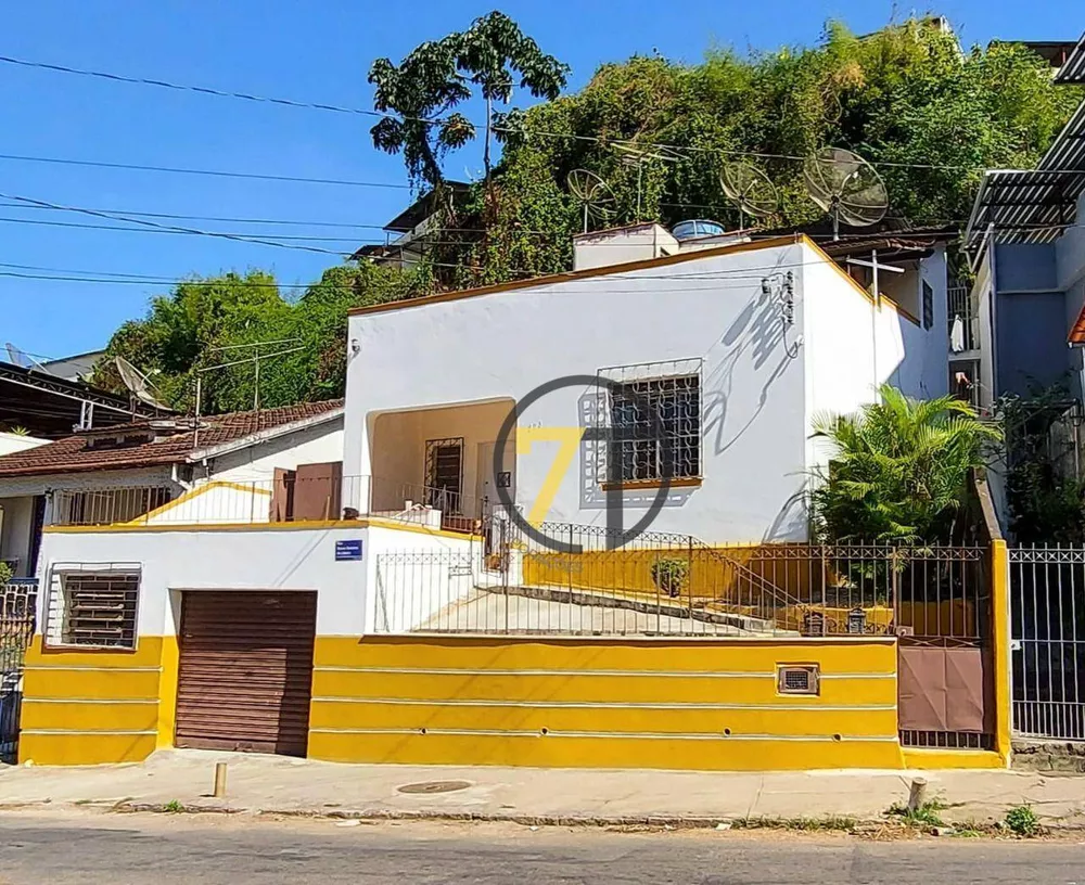 Casa à venda com 5 quartos, 100m² - Foto 1