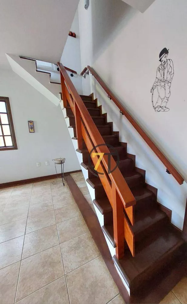 Casa à venda com 3 quartos, 300m² - Foto 15