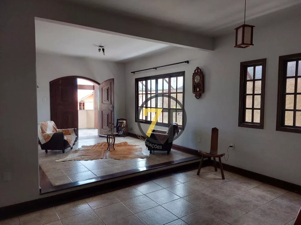 Casa à venda com 3 quartos, 300m² - Foto 5