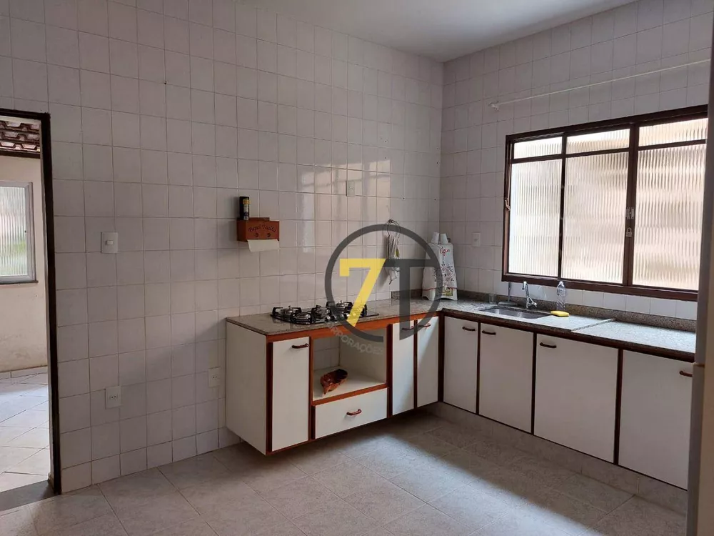 Casa à venda com 3 quartos, 300m² - Foto 12