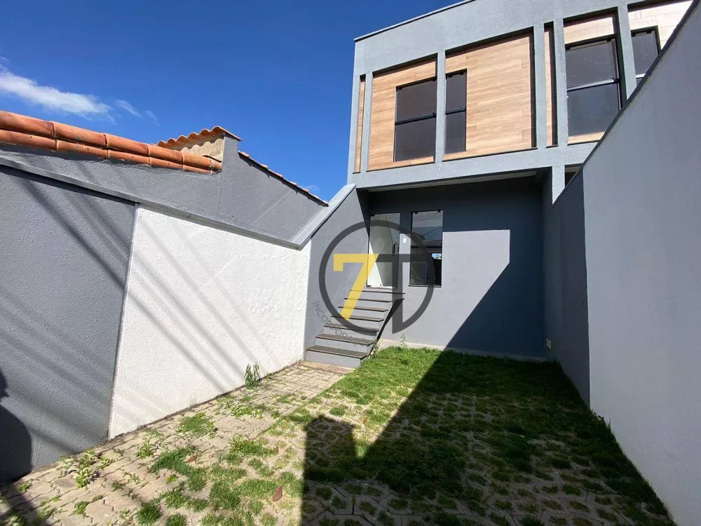 Casa à venda com 2 quartos, 90m² - Foto 1