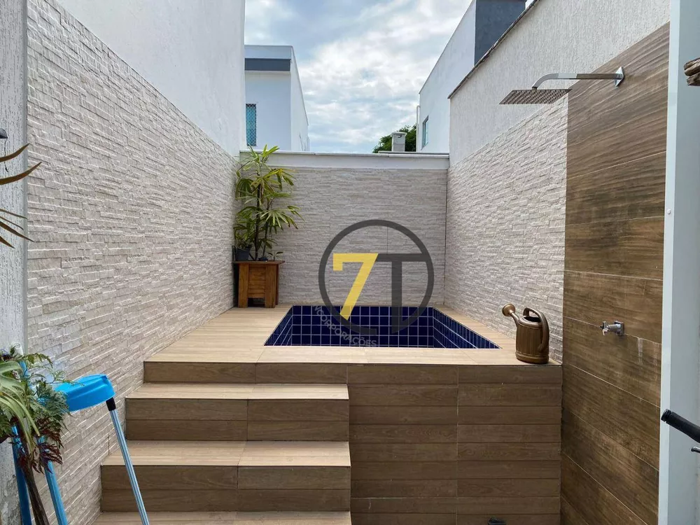 Casa à venda com 3 quartos, 150m² - Foto 1