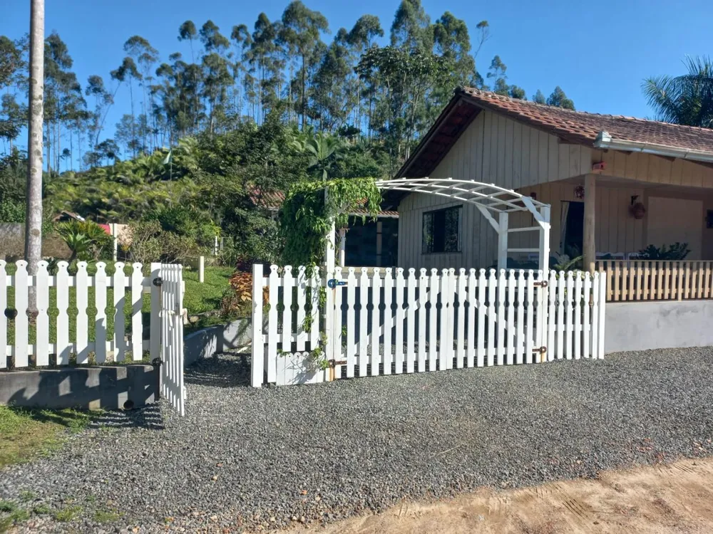 Chácara, 3 quartos, 1600 m² - Foto 1