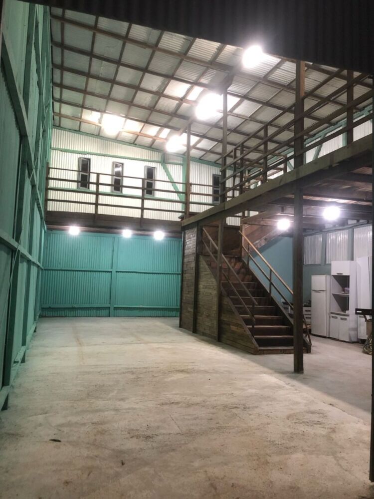 Depósito-Galpão-Armazém à venda, 402m² - Foto 1