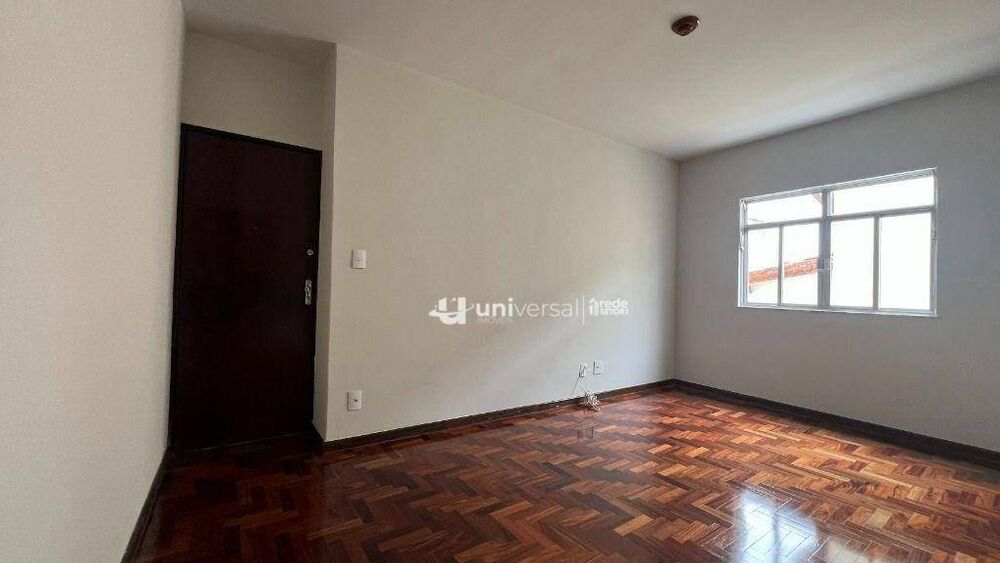 Apartamento à venda com 3 quartos, 74m² - Foto 2