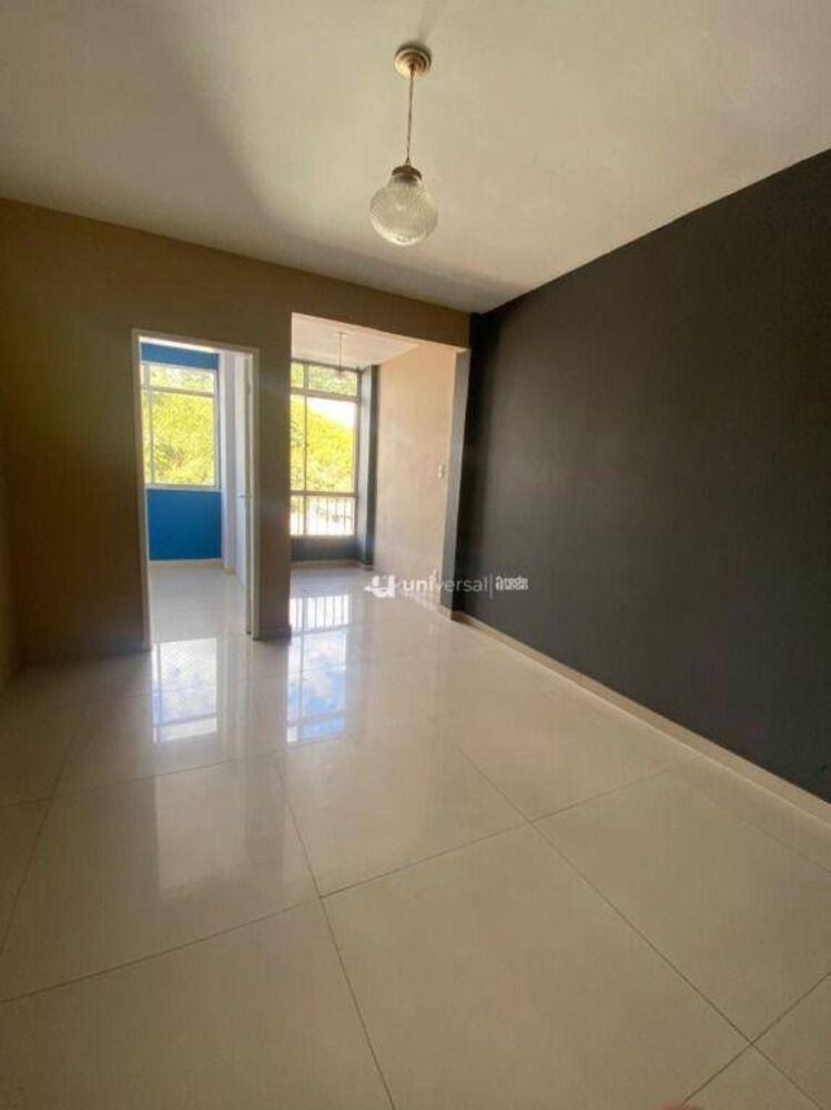 Apartamento à venda com 2 quartos, 72m² - Foto 2