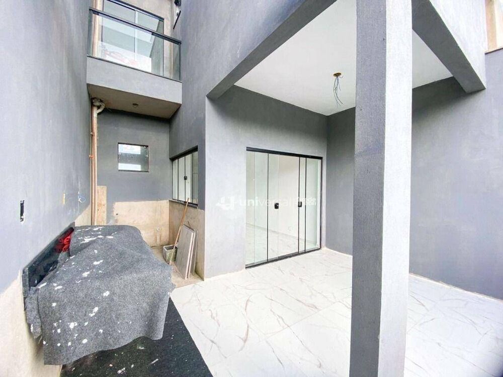 Casa à venda com 3 quartos, 200m² - Foto 3