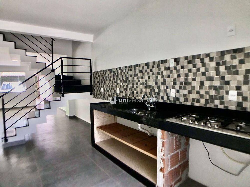 Casa à venda com 3 quartos, 200m² - Foto 2