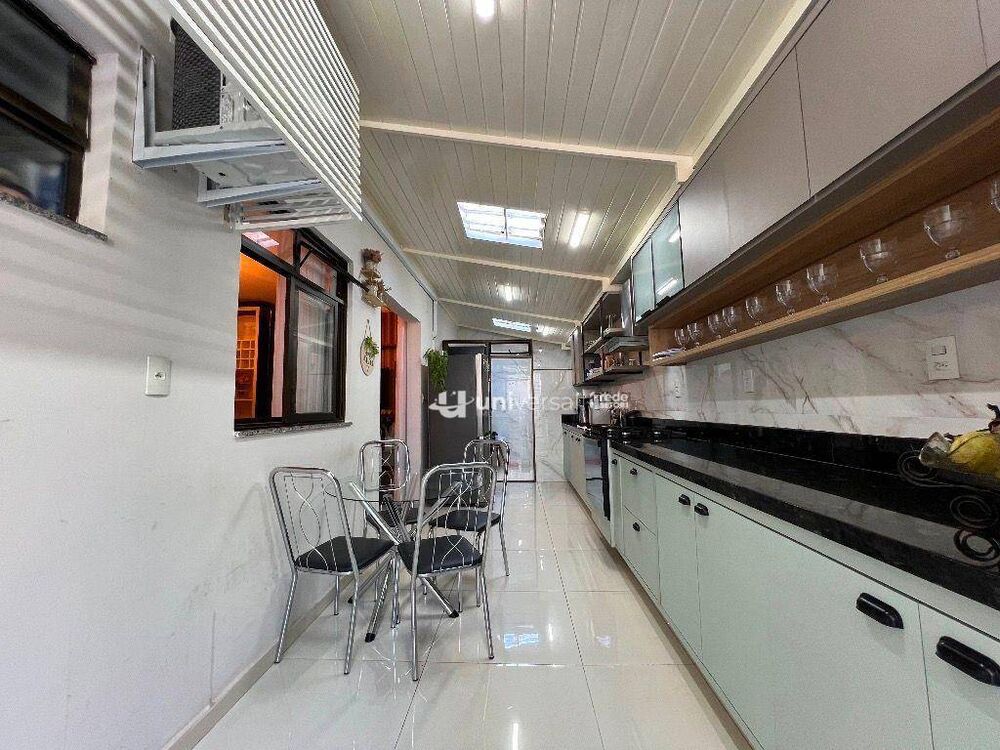 Apartamento à venda com 3 quartos, 95m² - Foto 3
